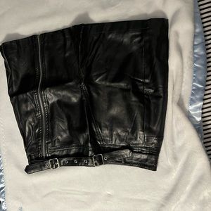 Black leather skirt medium
